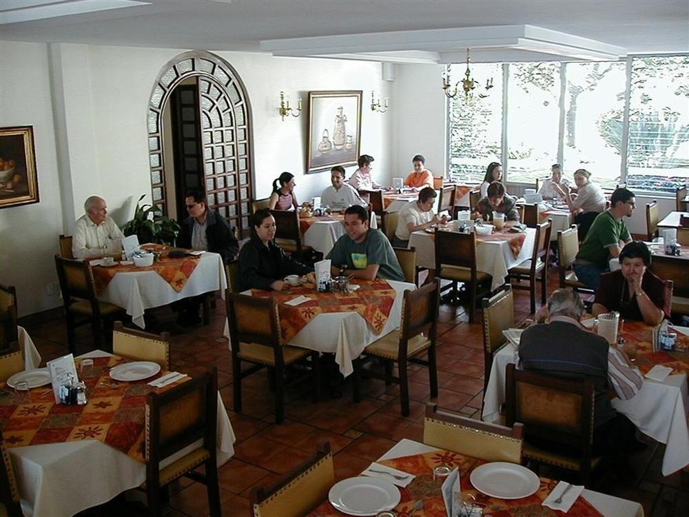 Hotel Isabel Γκουανταλαχάρα Εστιατόριο φωτογραφία