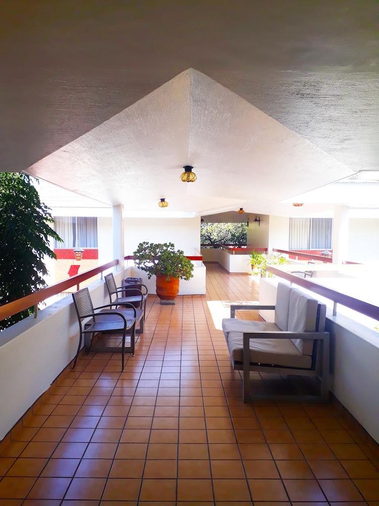 Hotel Isabel Γκουανταλαχάρα Εξωτερικό φωτογραφία