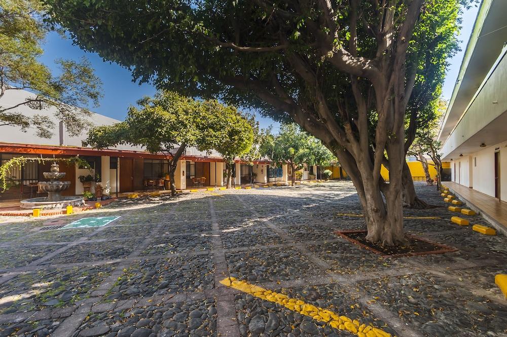 Hotel Isabel Γκουανταλαχάρα Εξωτερικό φωτογραφία