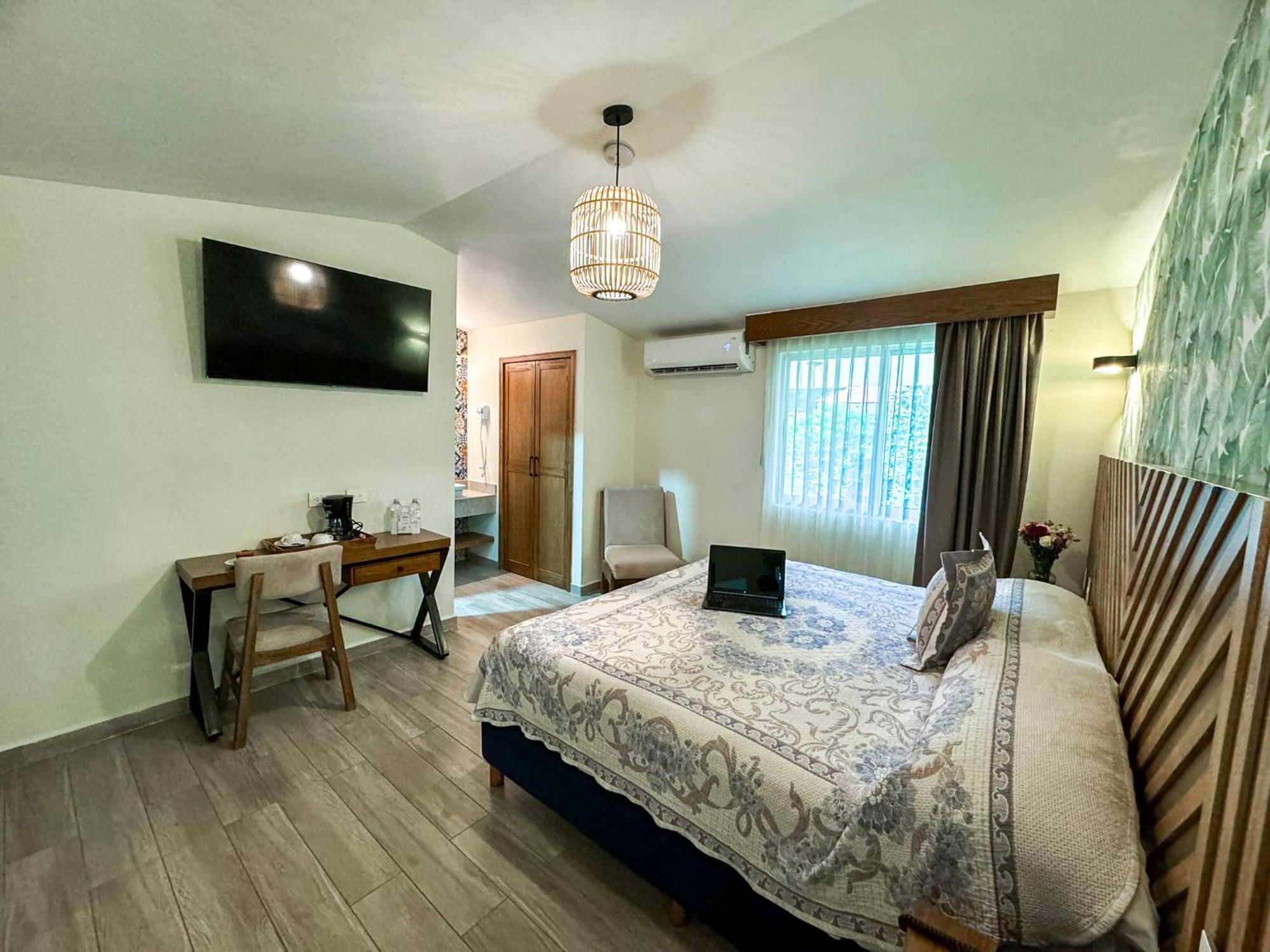Hotel Isabel Γκουανταλαχάρα Εξωτερικό φωτογραφία