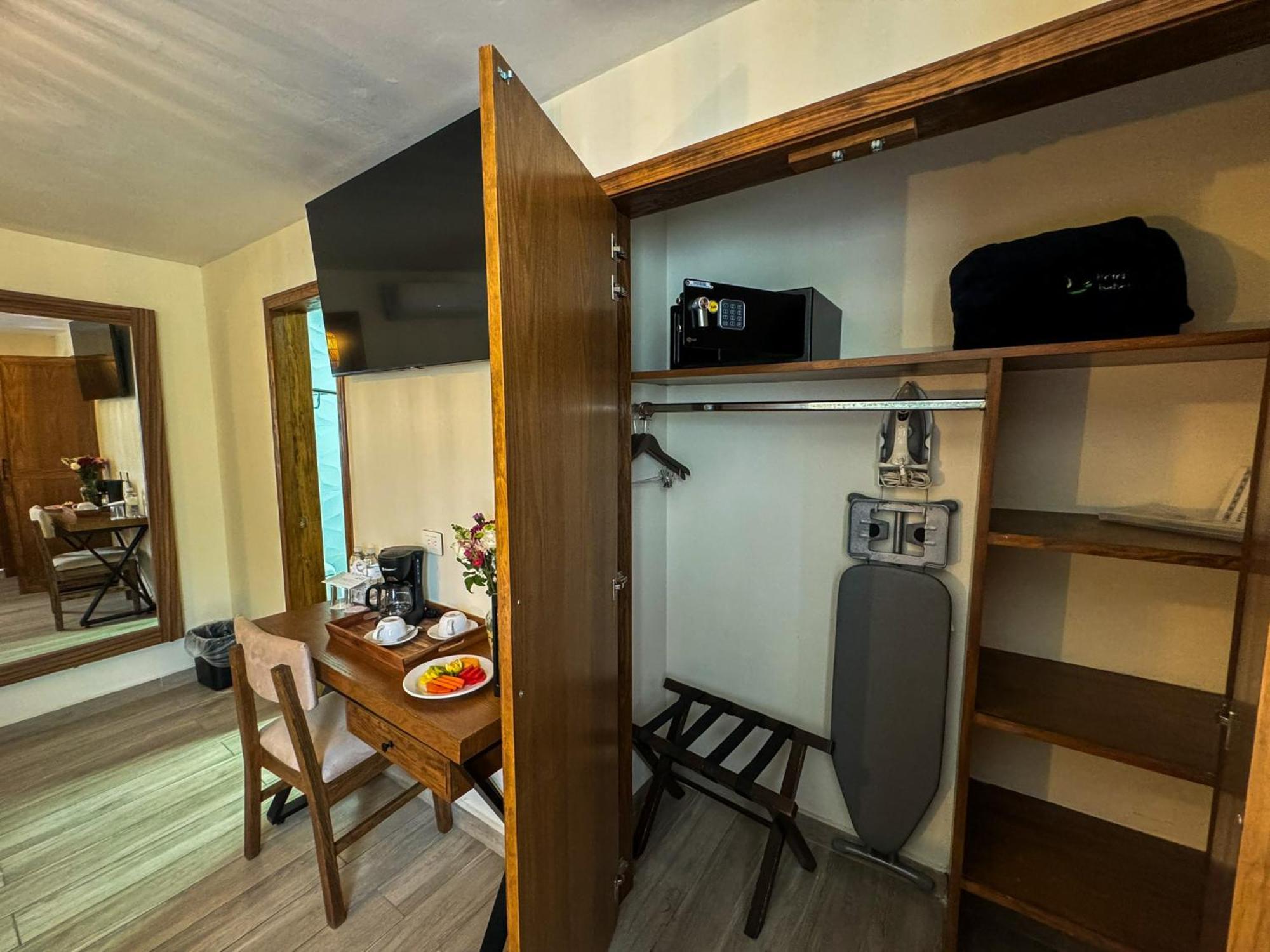 Hotel Isabel Γκουανταλαχάρα Εξωτερικό φωτογραφία