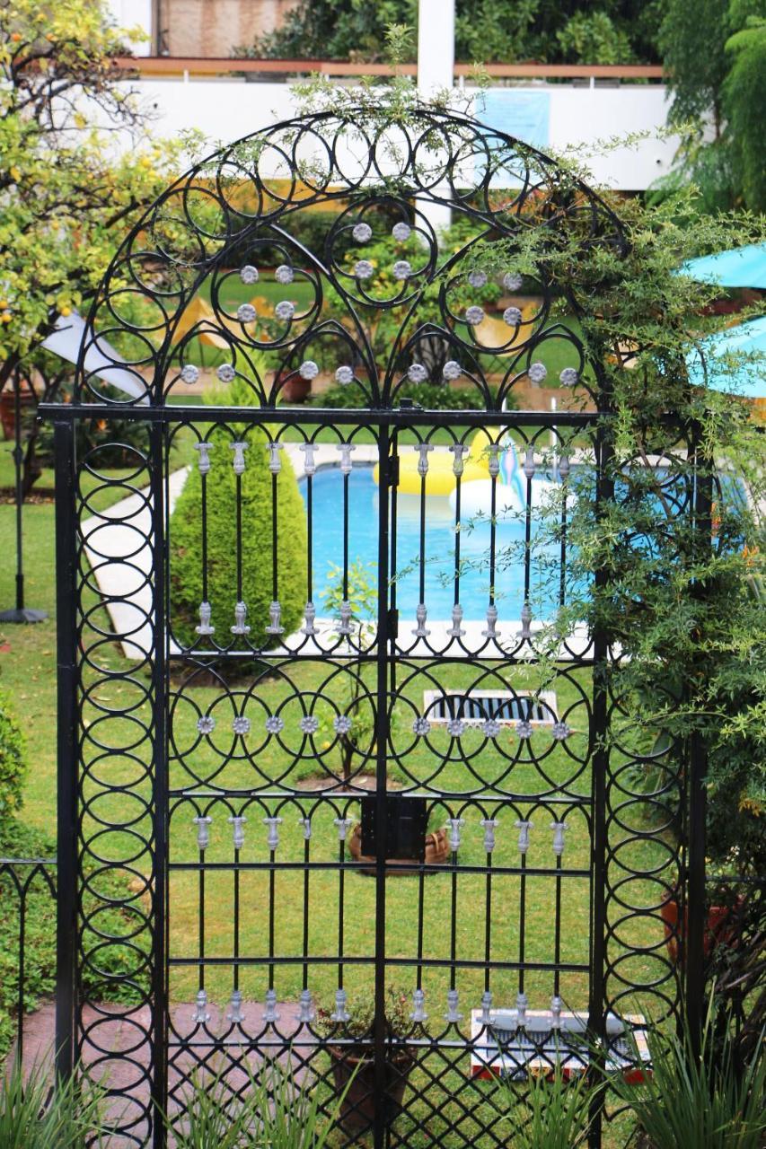 Hotel Isabel Γκουανταλαχάρα Εξωτερικό φωτογραφία
